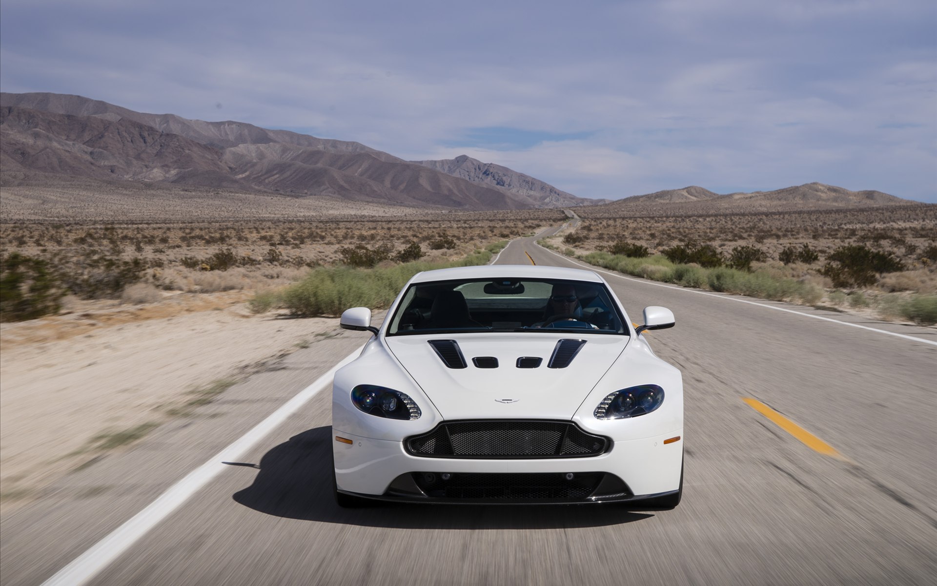 Aston Martin V12 Vantage S 2014